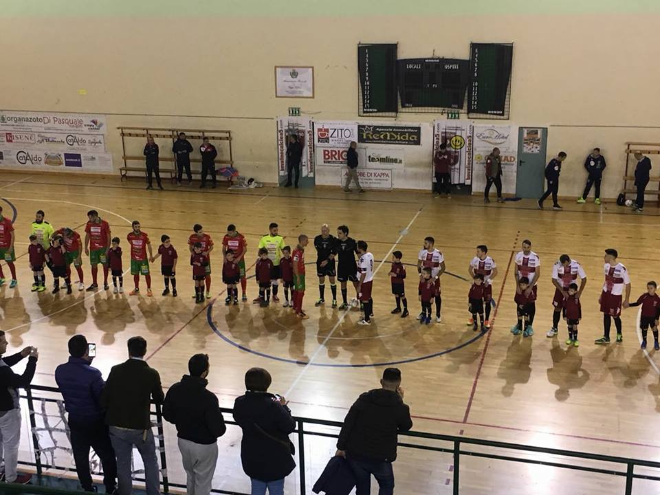 Bovalino e Futsal Polistena schierate a centrocampo