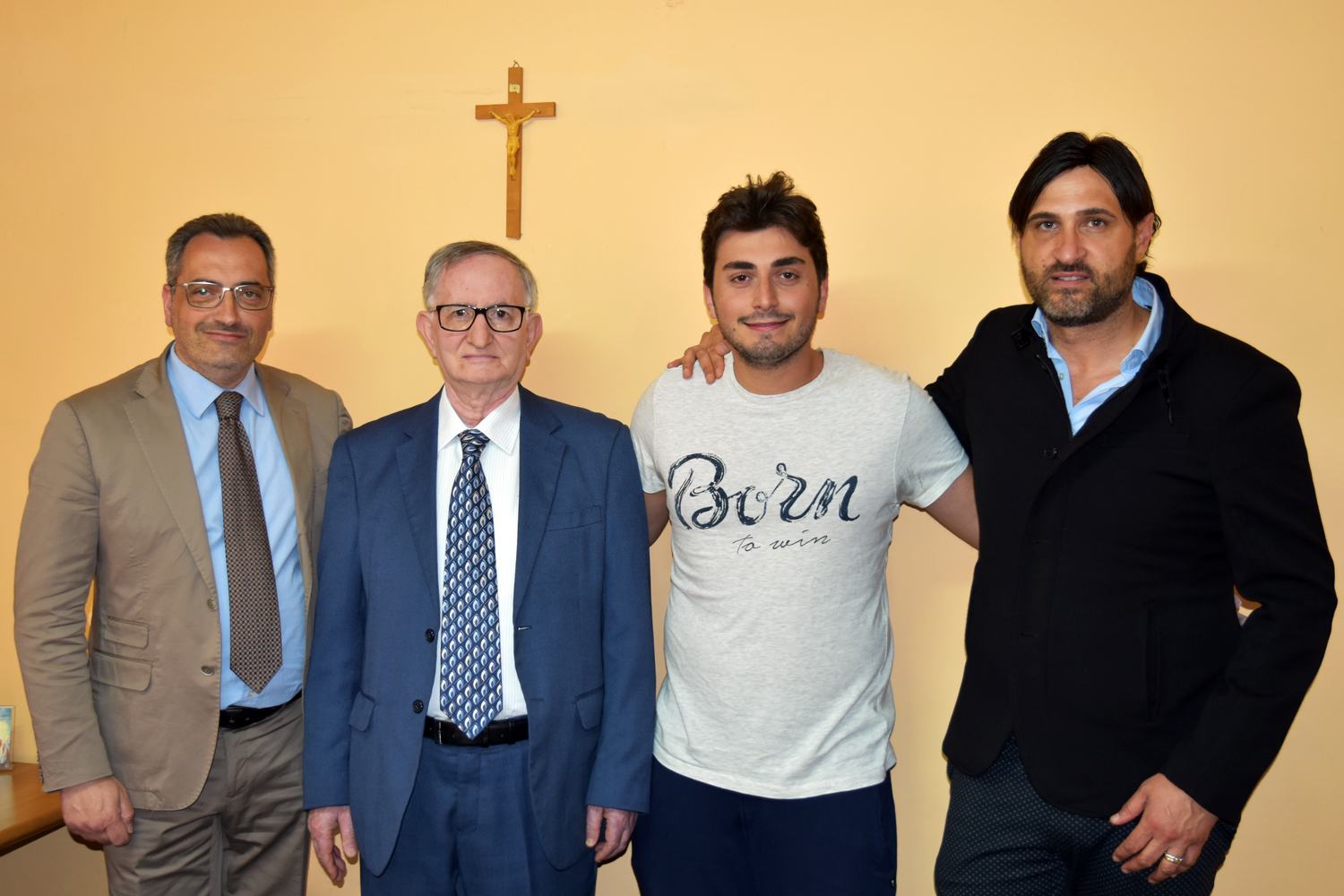 Da destra il presidente Fuoco, il main sponsor Piro, Galiano e il dg David