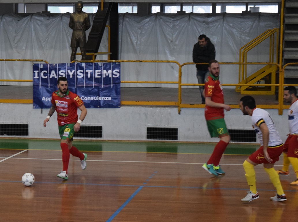 Creaco (Futsal Polistena) in azione al PalaGallo