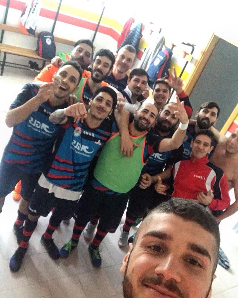 Il selfie del GLS Kroton dopo la vittoria di sabato scorso al PalaSant'Elia