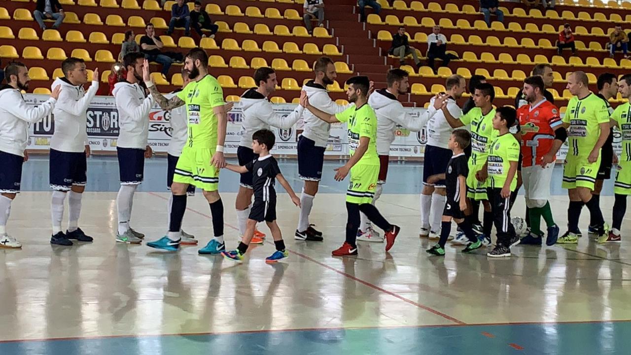 Real Rogit Futsal Coba saluti